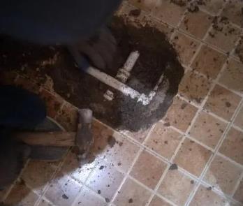 巴里坤哈萨克卫生间漏水维修公司为您分享下卫生间渗水如何处理及注意事项